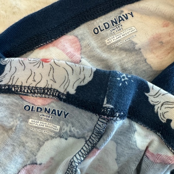 Old Navy Santa Clause Christmas Children’s Pajamas- size L(10) Unisex - Picture 5 of 5